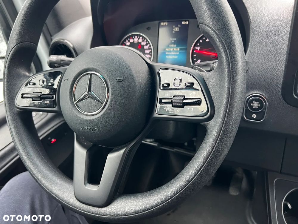 Mercedes-Benz Sprinter - 15
