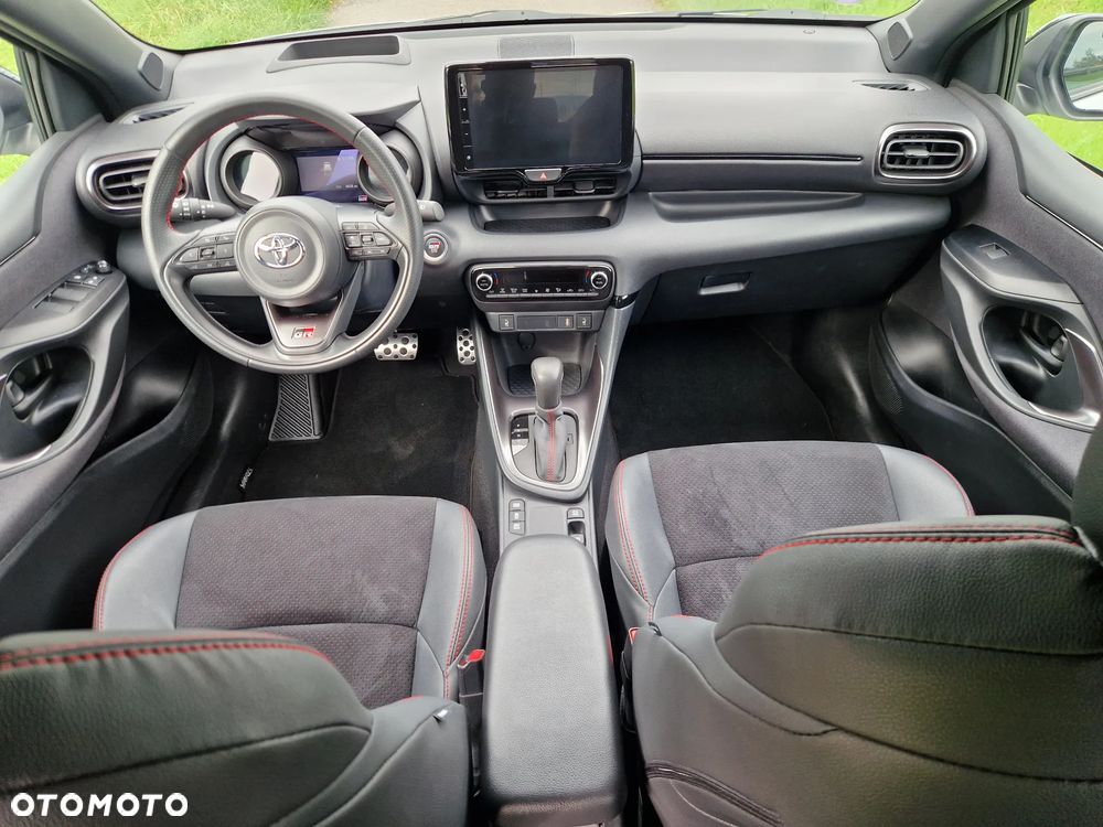 Toyota Yaris Hybrid 1.5 GR Sport - 18