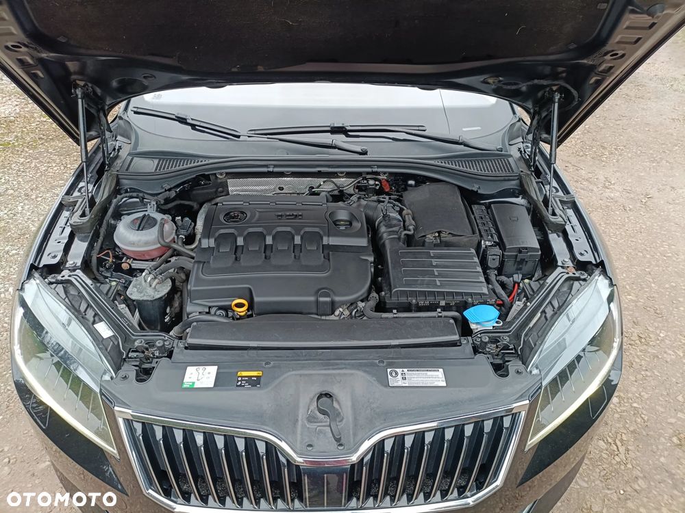 Skoda Superb 2.0 TDI DSG Premium Edition - 11