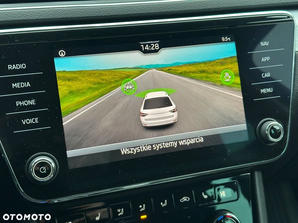 Skoda Superb 2.0 TSI Ambition DSG - 32