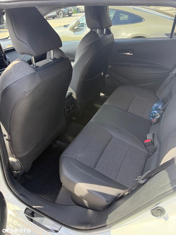 Toyota Corolla - 10