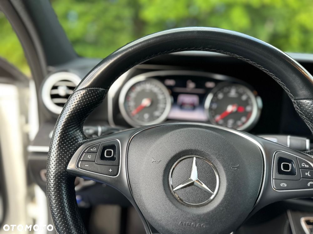 Mercedes-Benz Klasa E 220 d 4Matic T All-Terrain 9G-TRONIC Exclusive - 18