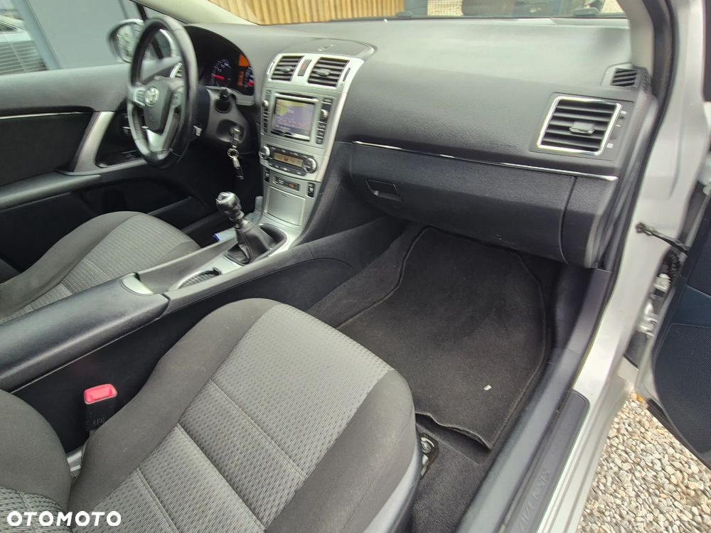 Toyota Avensis Touring Sports 1.8 Comfort - 31
