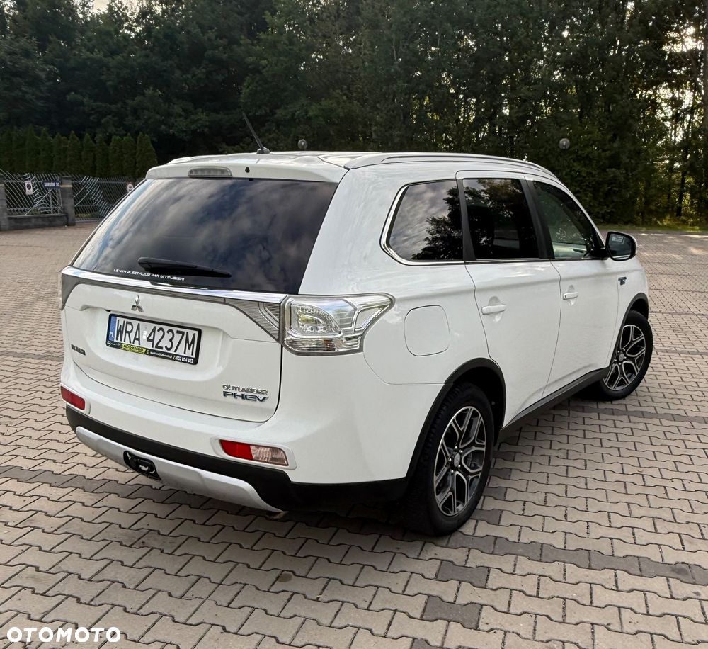 Mitsubishi Outlander 2.0 4WD Top - 8