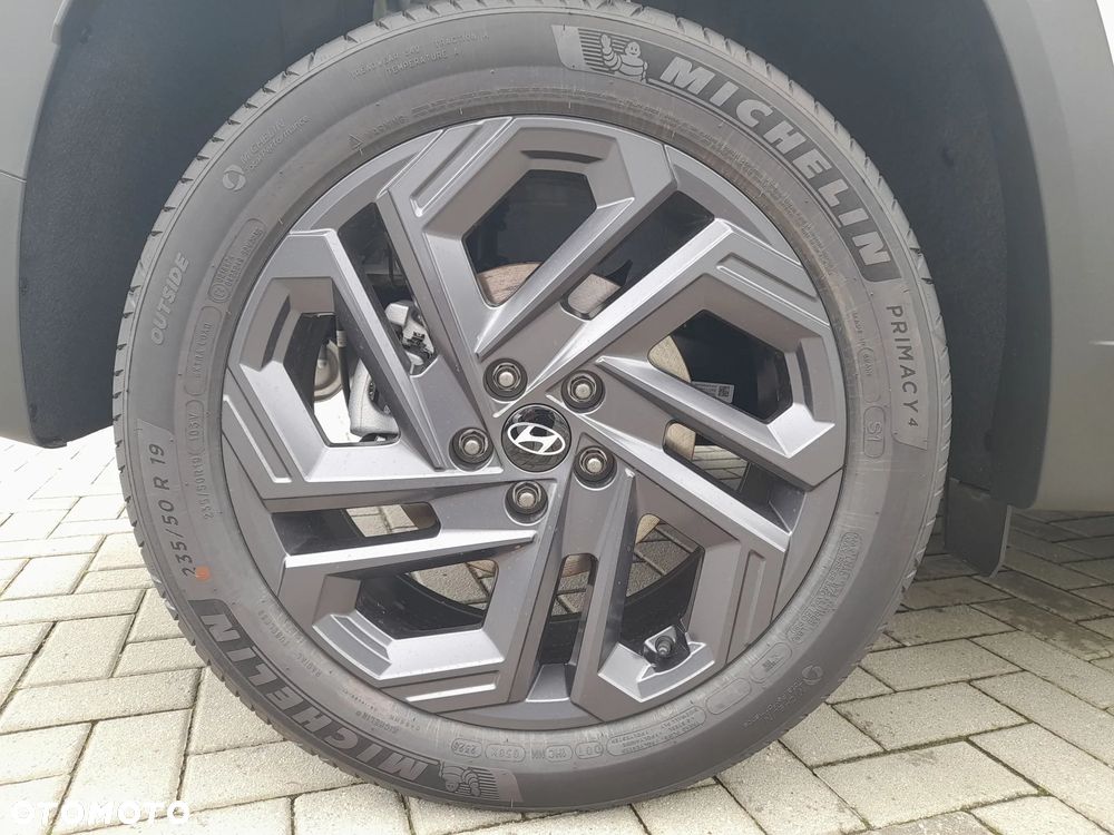 Hyundai Tucson 1.6 T-GDi HEV Smart Black 2WD - 18