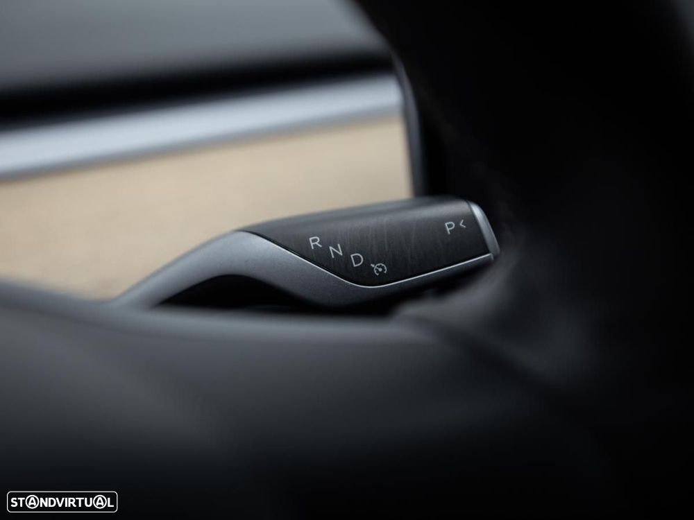 Tesla Model Y Long Range Tração Integral - 19