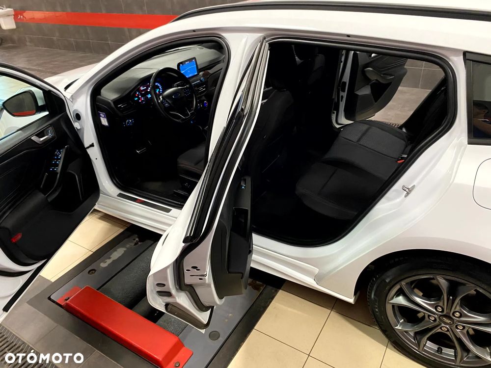 Ford Focus 2.0 EcoBlue ST-Line Business - 22