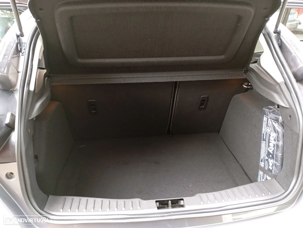 Ford Focus 1.0 EcoBoost S&S Aut. Titanium - 10