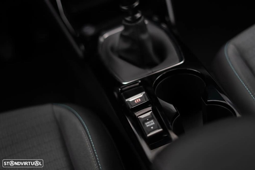 Peugeot 2008 — fotografia 34