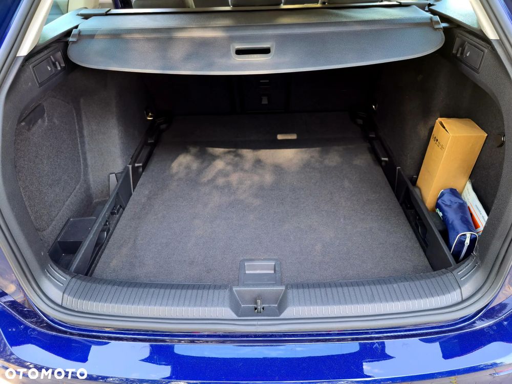 Volkswagen Golf - 30