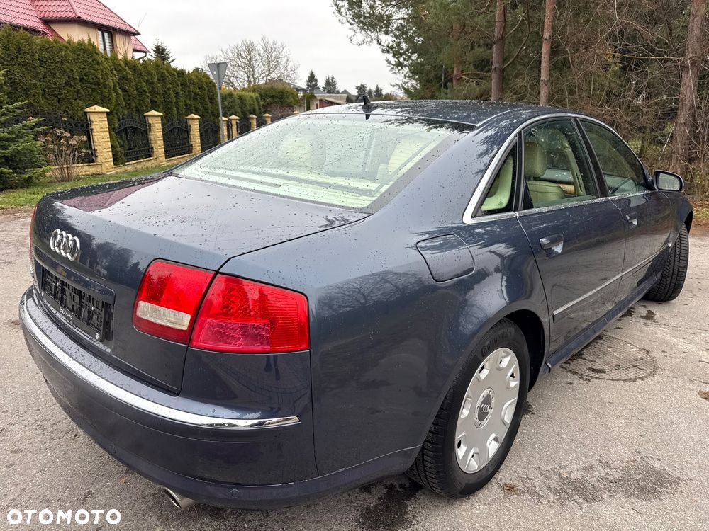 Audi A8 4.2 Quattro - 8