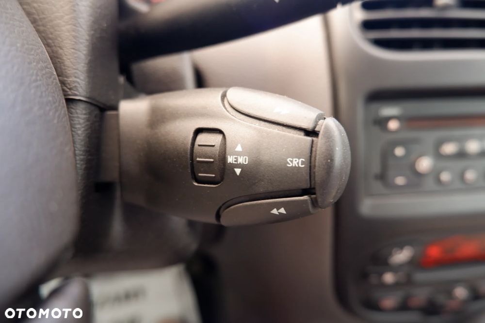 Peugeot 206 - 18