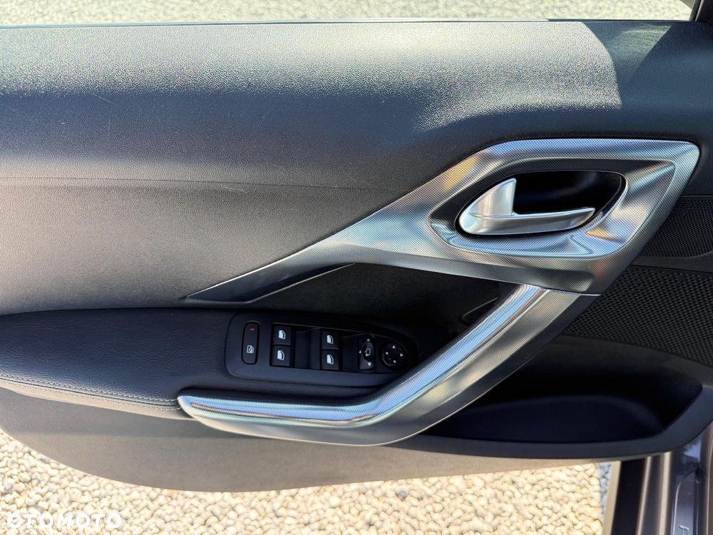 Peugeot 2008 120 VTI Automatik Allure - 18