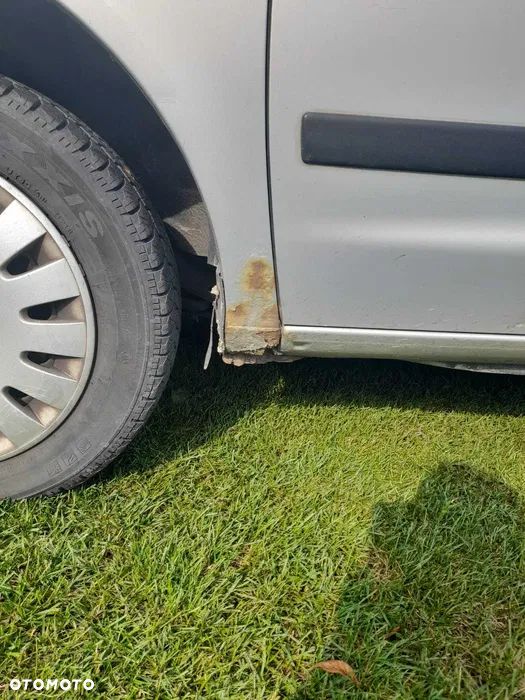 Volkswagen Sharan 1.9 TDI Basis - 2