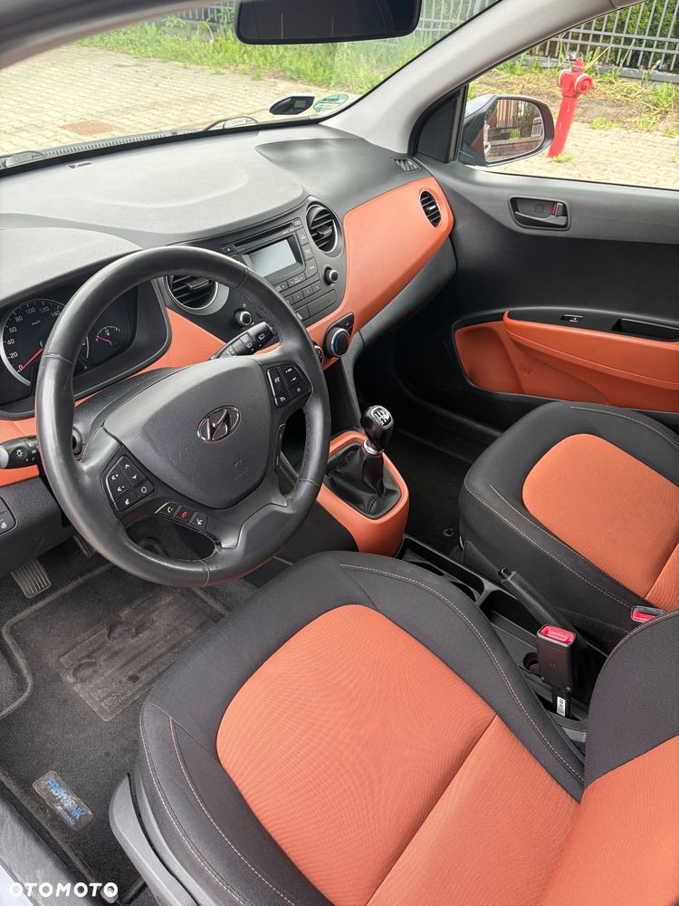 Hyundai i10 1.0 - 13