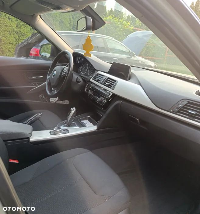 BMW Seria 3 320d Edition Luxury Line Purity - 17