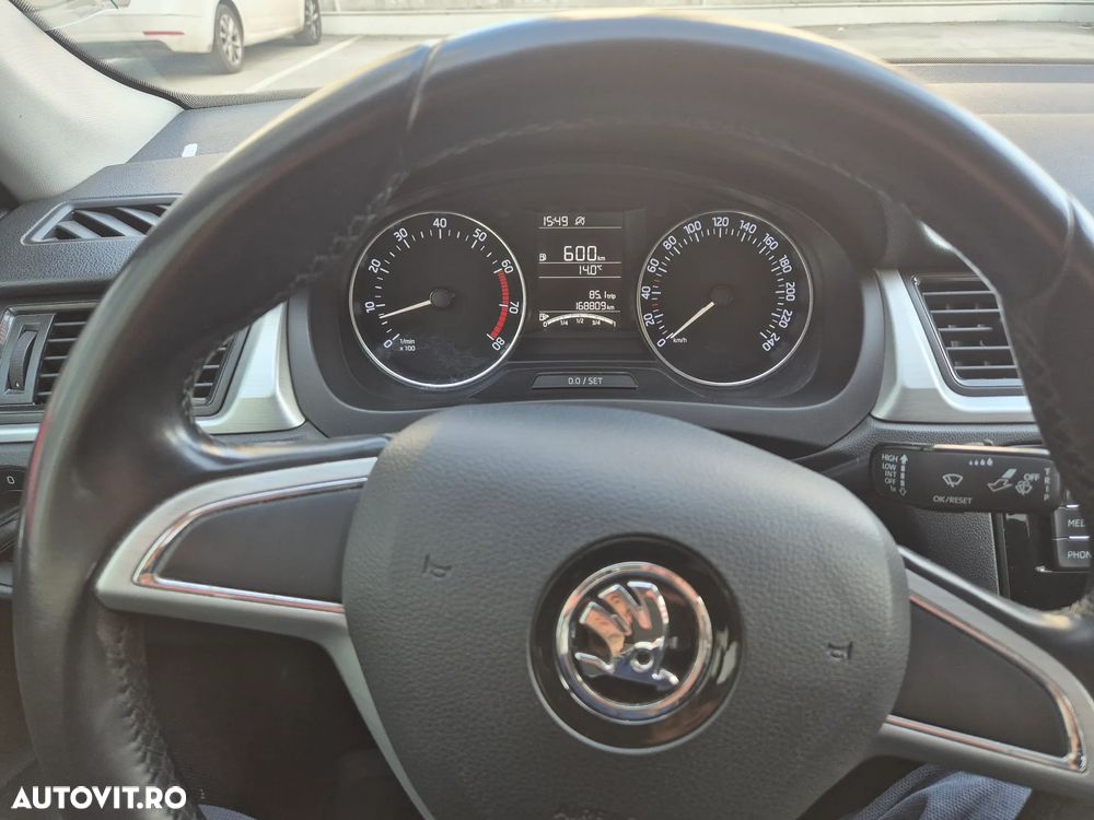 Skoda RAPID 1.2 TSI Ambition - 5