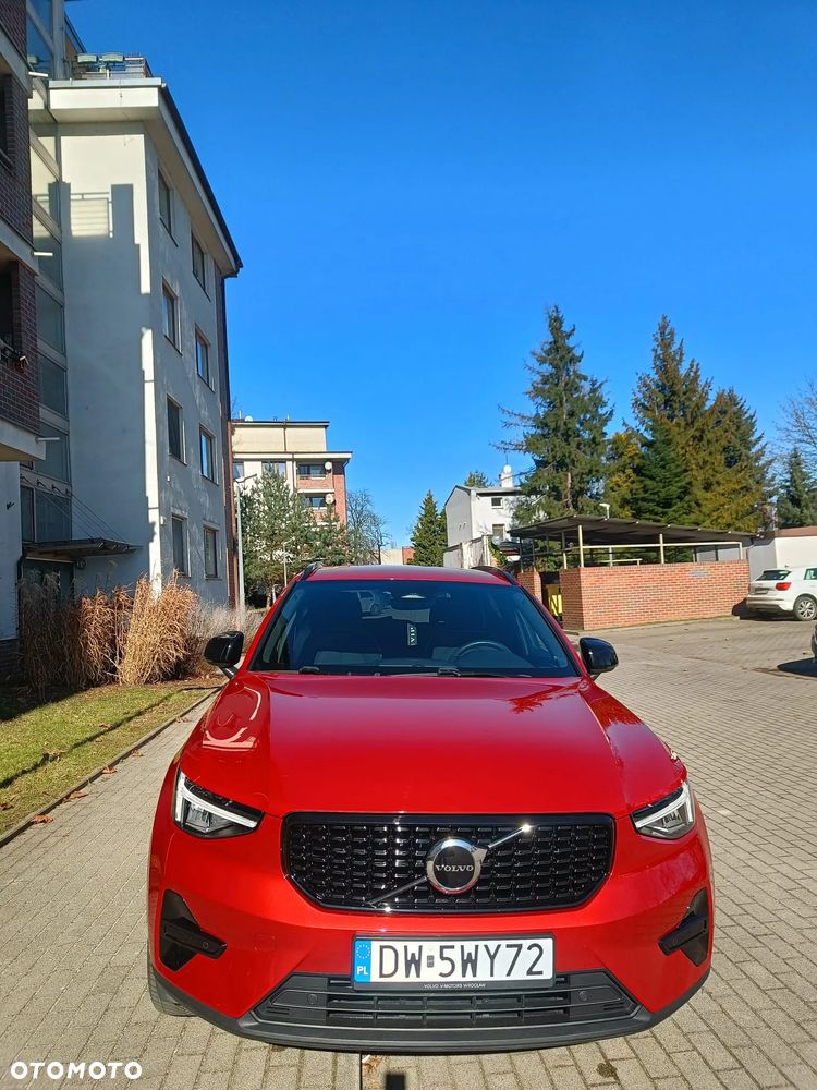 Volvo XC 40 B3 Ultra Dark - 2