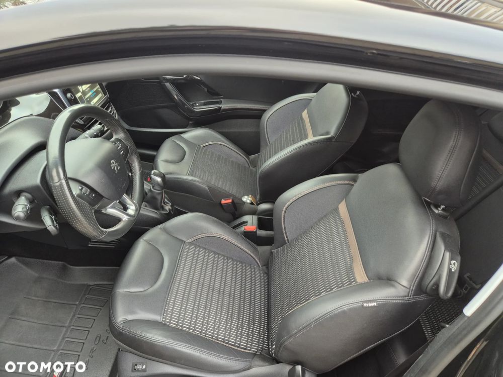 Peugeot 208 e-HDi 92 Stop&Start Style - 16