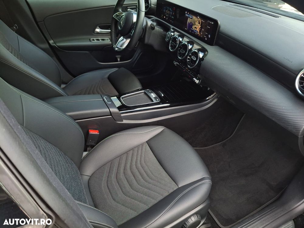 Mercedes-Benz CLA 180 7G-DCT - 12
