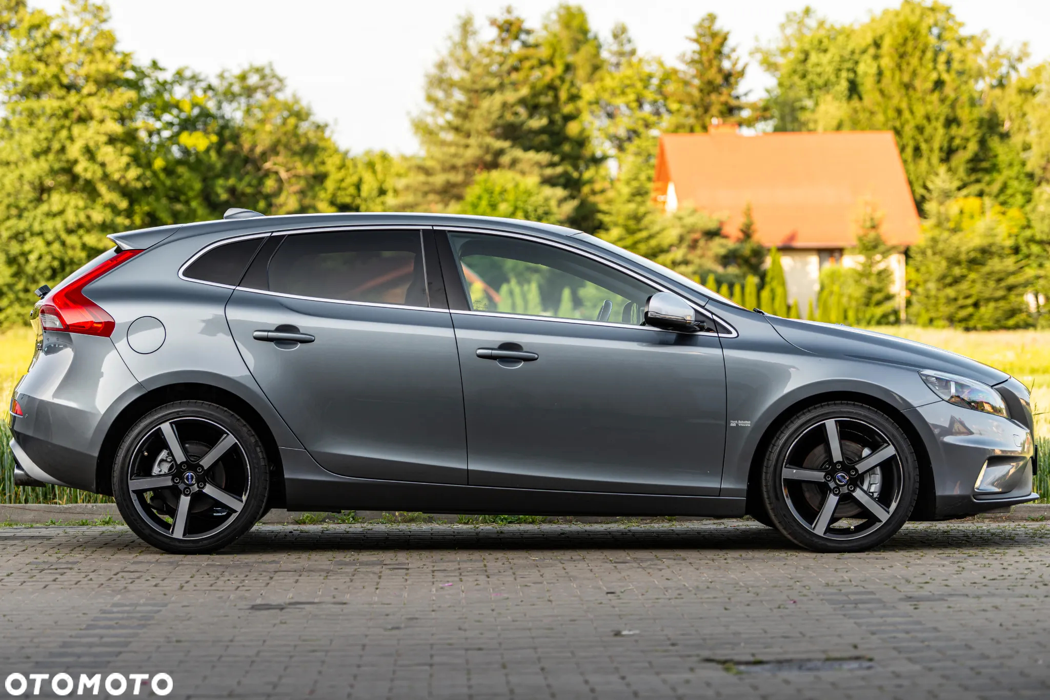 Volvo V40 D4 Drive-E R-Design Momentum - 19