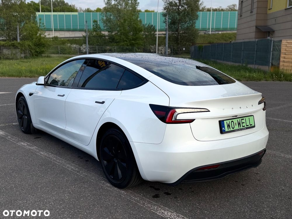 Tesla Model 3 - 3