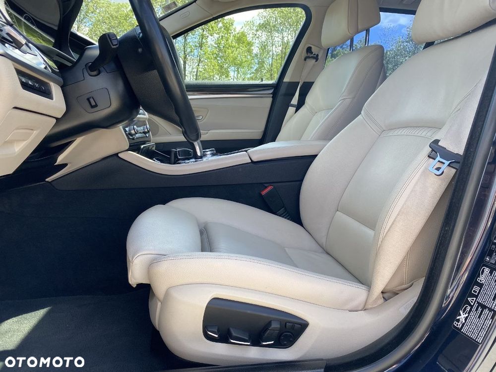 BMW Seria 5 530d xDrive Luxury Line - 25