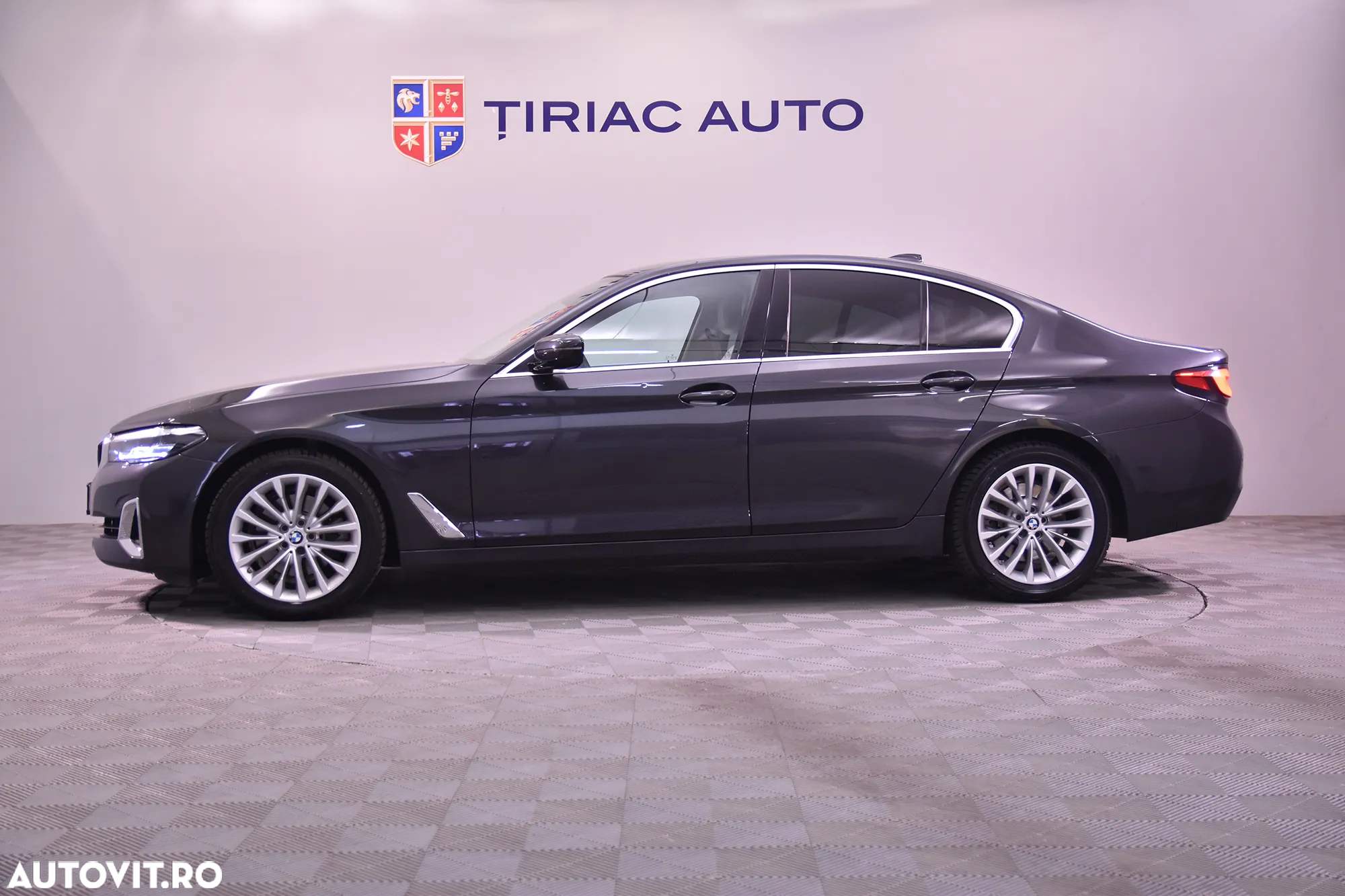 BMW Seria 5 520d xDrive Aut. Luxury Line - 2