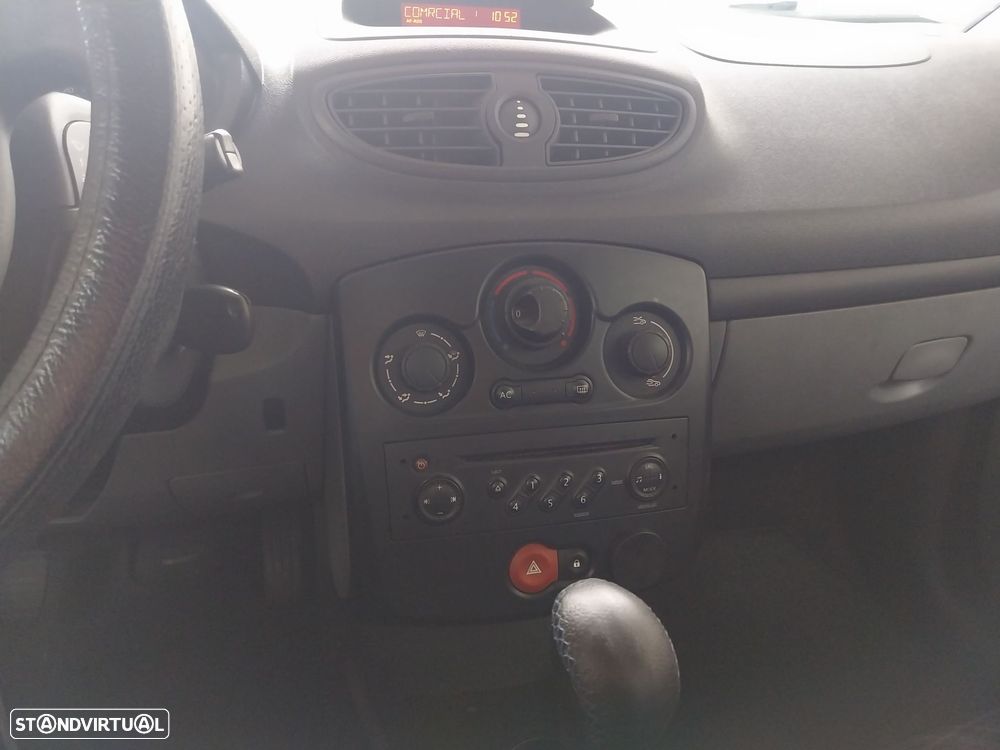 Renault Clio 1.2 16V Confort - 4