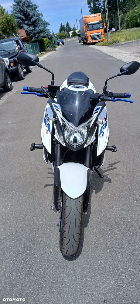 Suzuki GSX - 8