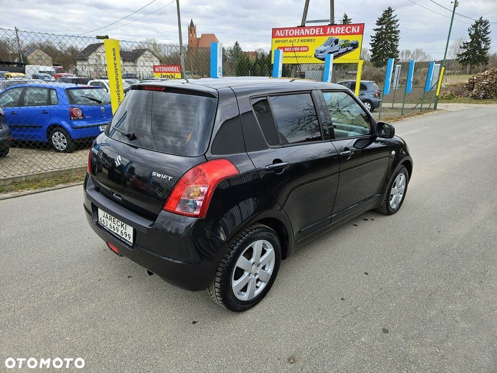 Suzuki Swift - 4