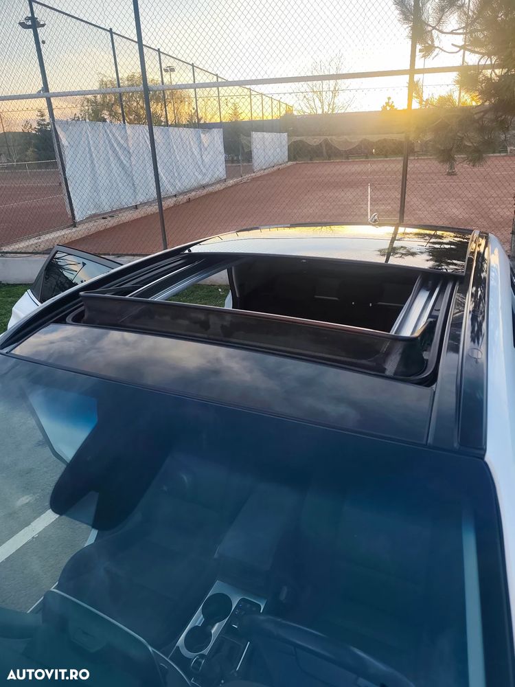 Hyundai Tucson 2.0 CRDI 4WD 8AT Premium - 24