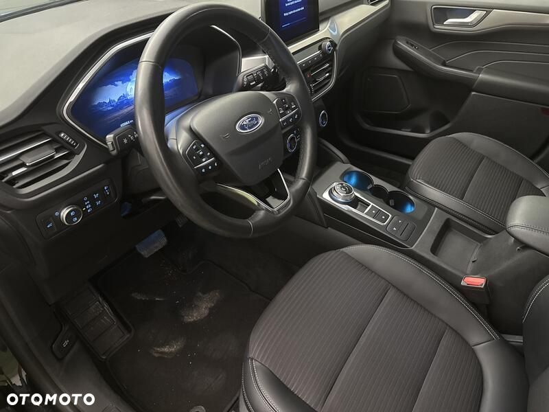 Ford Kuga - 10