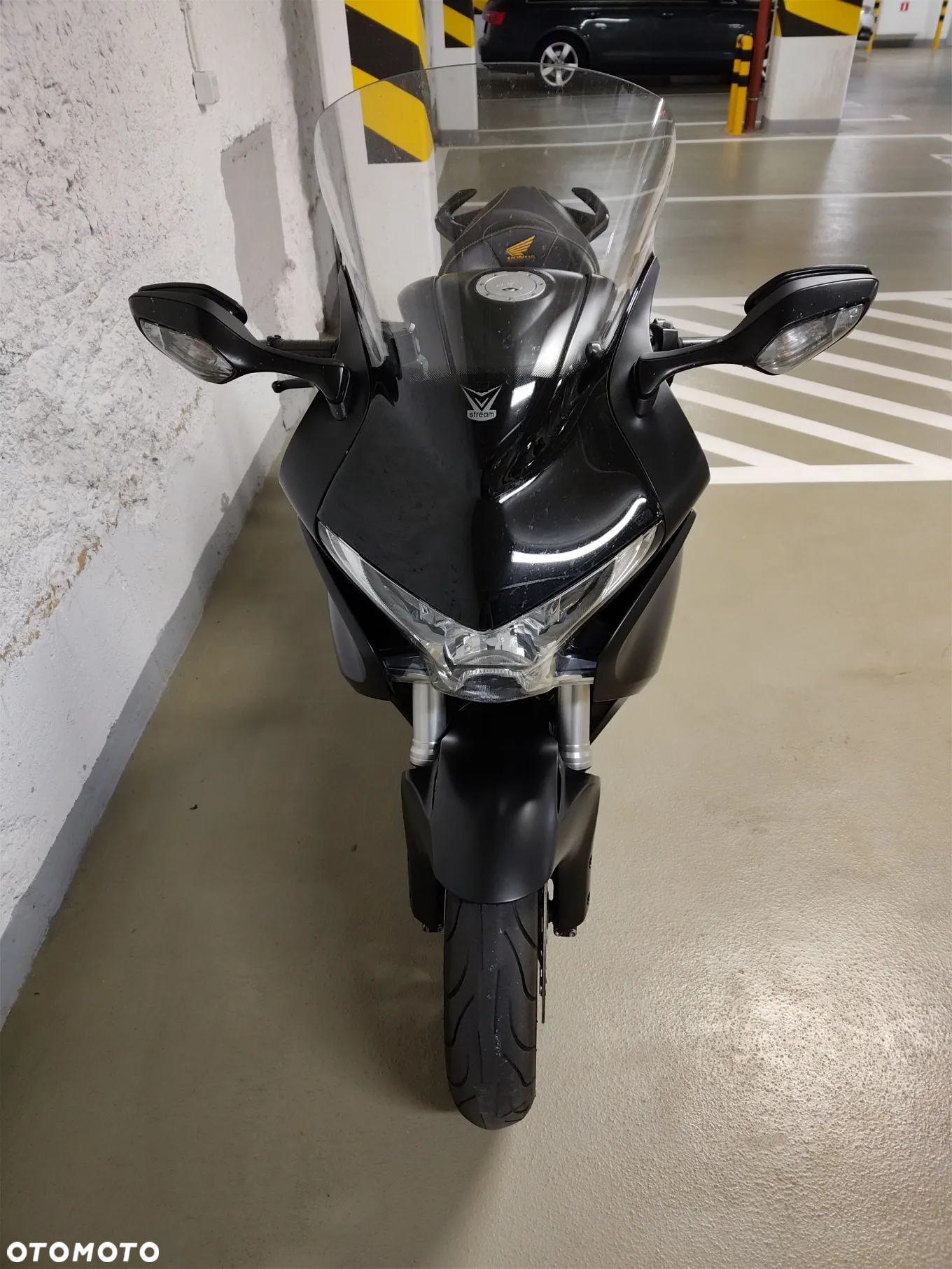 Honda VFR - 3