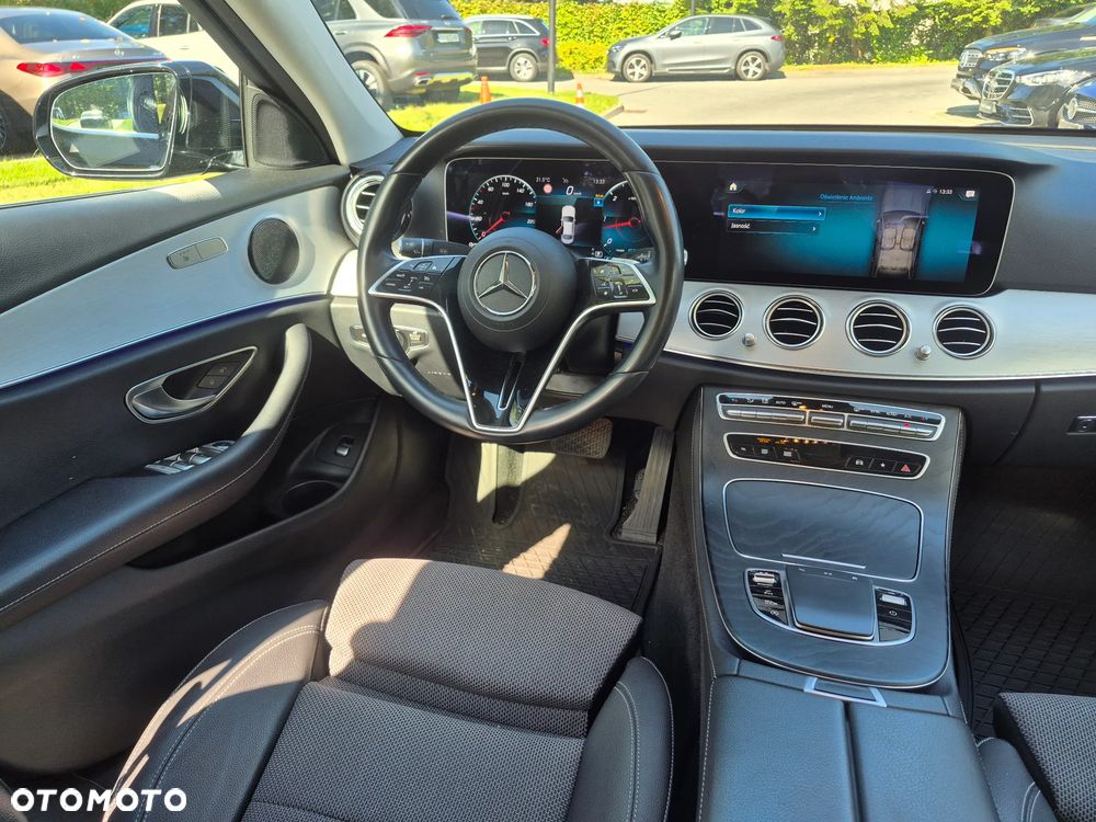 Mercedes-Benz Klasa E 220 d 4-Matic - 27