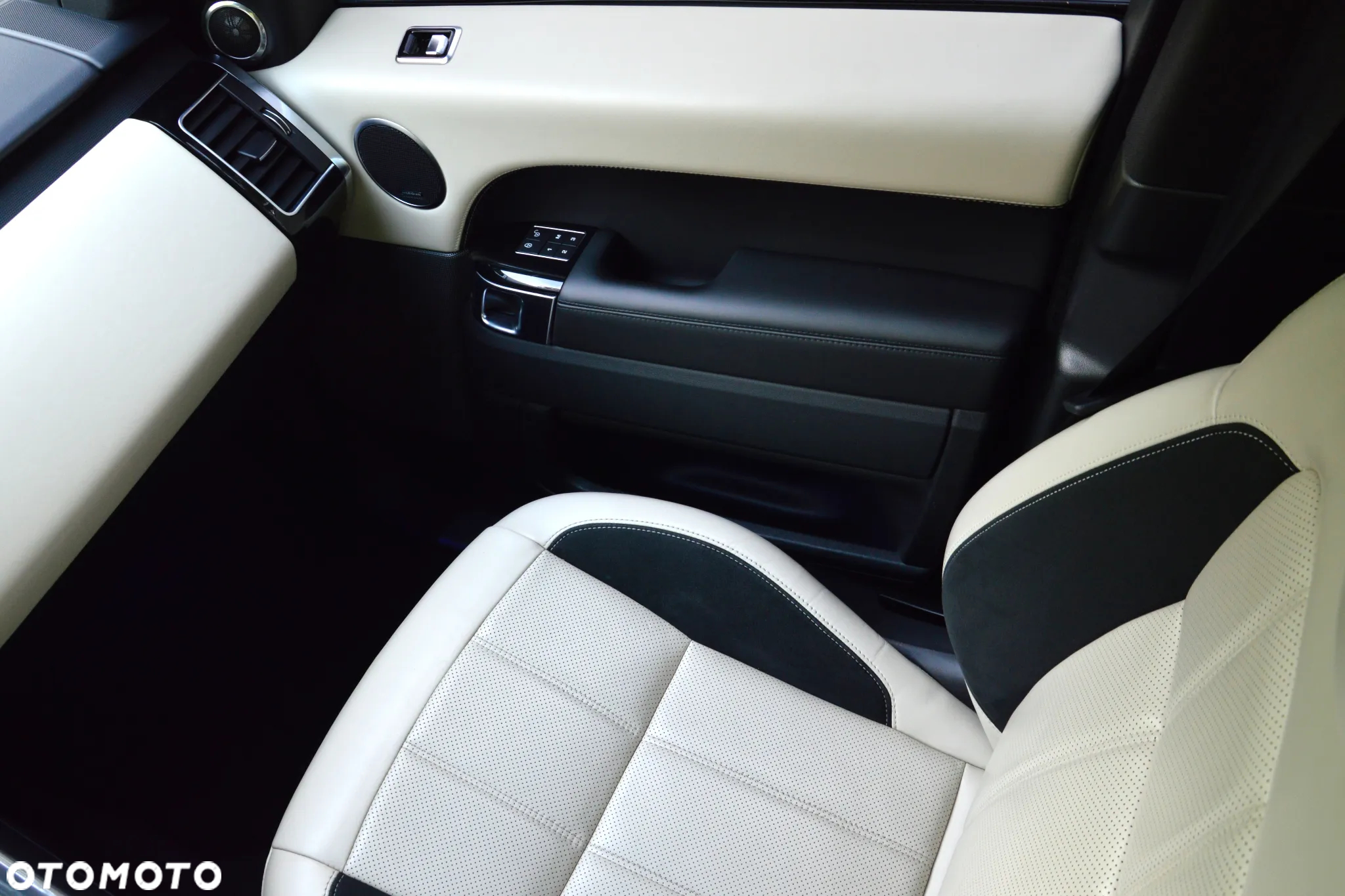 Land Rover Range Rover Sport S 3.0 SD V6 HSE - 24