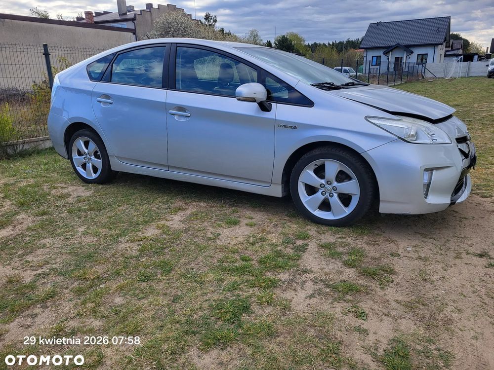 Toyota Prius (Hybrid) Executive - 3