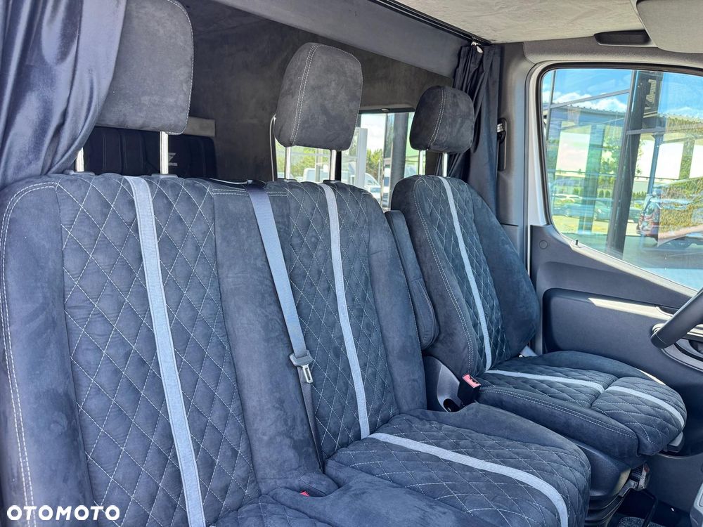 Mercedes-Benz Sprinter - 20