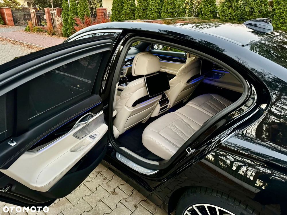 BMW Seria 7 750d xDrive sport - 33