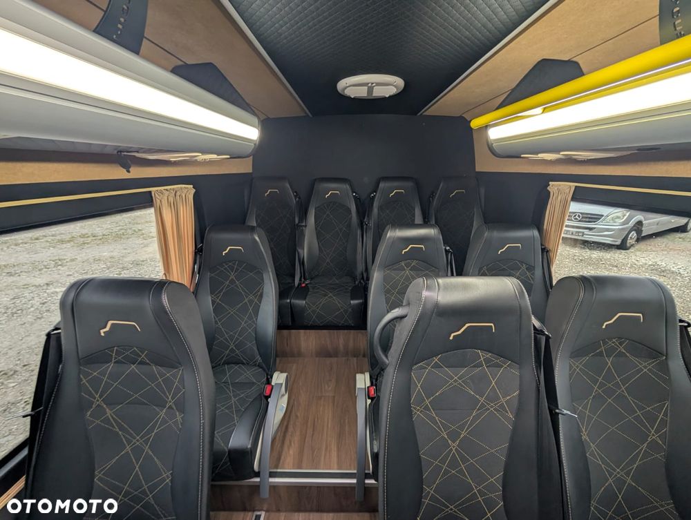 Mercedes-Benz Sprinter 519 - 21