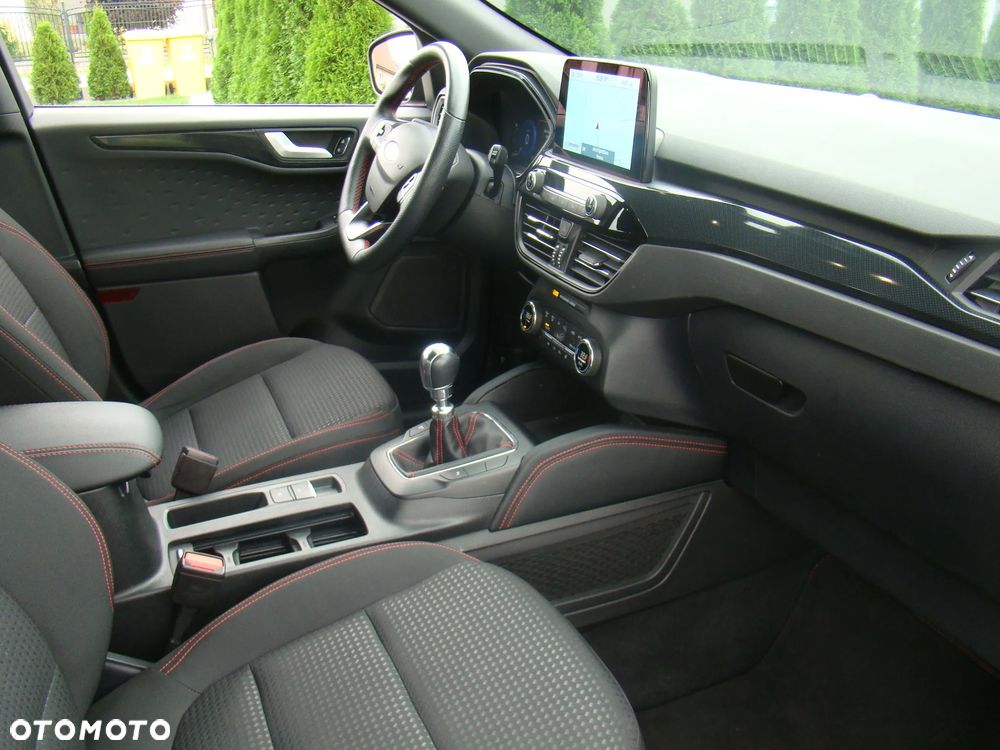 Ford Kuga 1.5 EcoBoost ST-LINE - 30