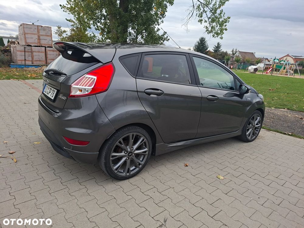 Ford Fiesta - 24