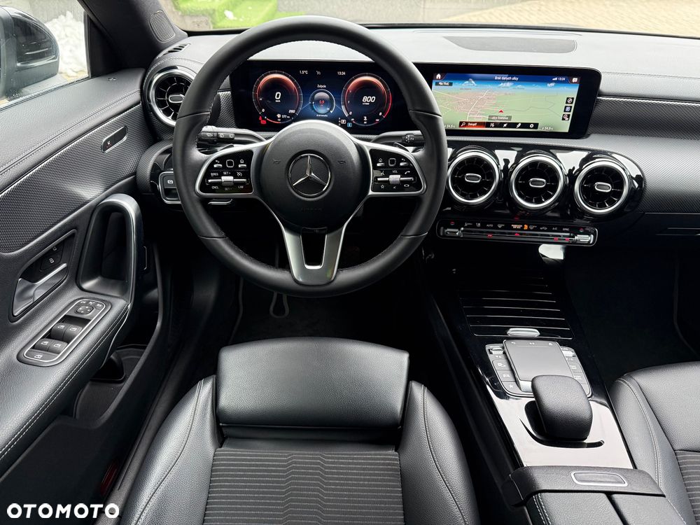 Mercedes-Benz CLA 180 7G-DCT Edition Progressive Line - 19