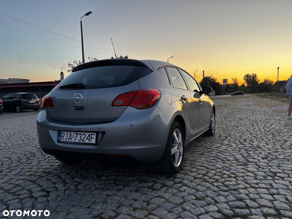 Opel Astra 1.6 - 4