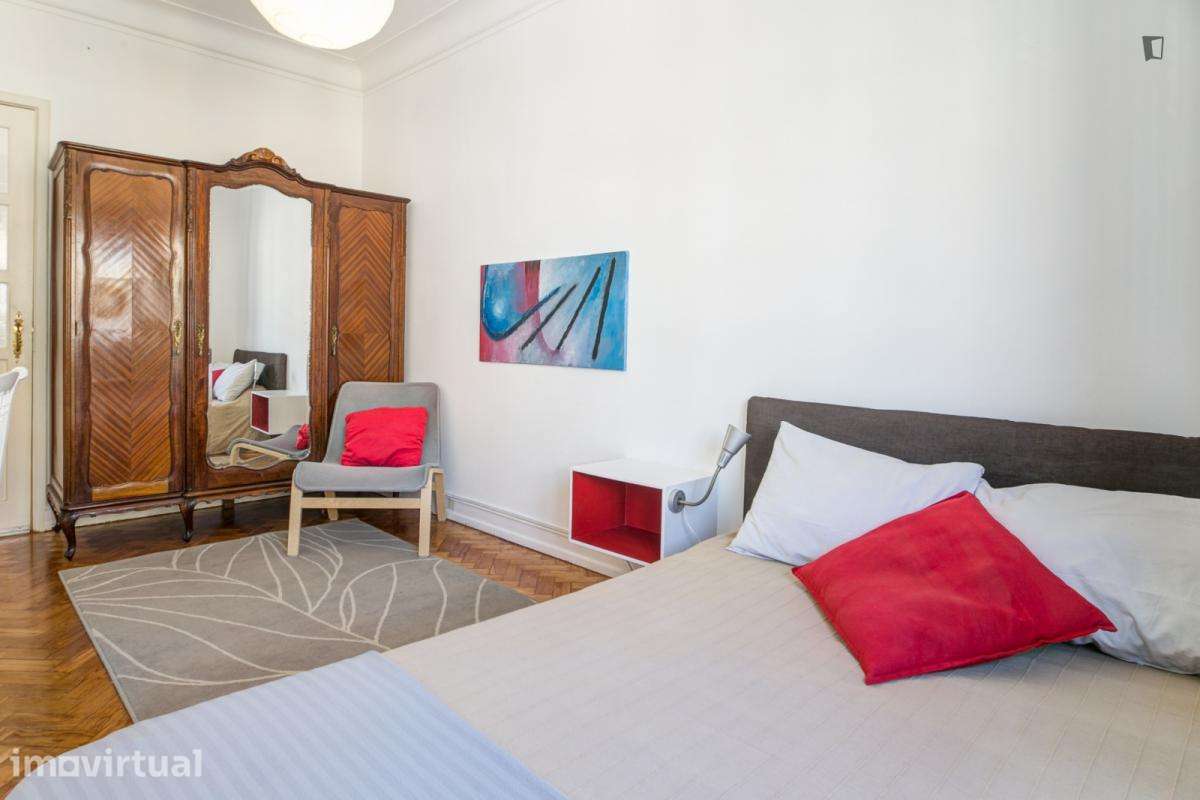 Quarto - localizado em São Sebastião Lisbon - Grande imagem: 4/16