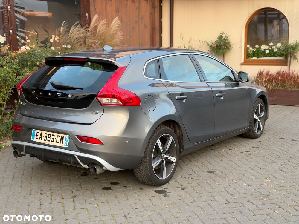 Volvo V40 2016 photo 2