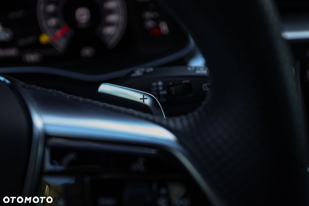 Audi A6 Avant 40 TDI quattro S tronic S line - 33