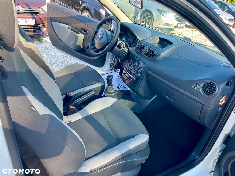 Renault Clio 1.2 16V Authentique - 31