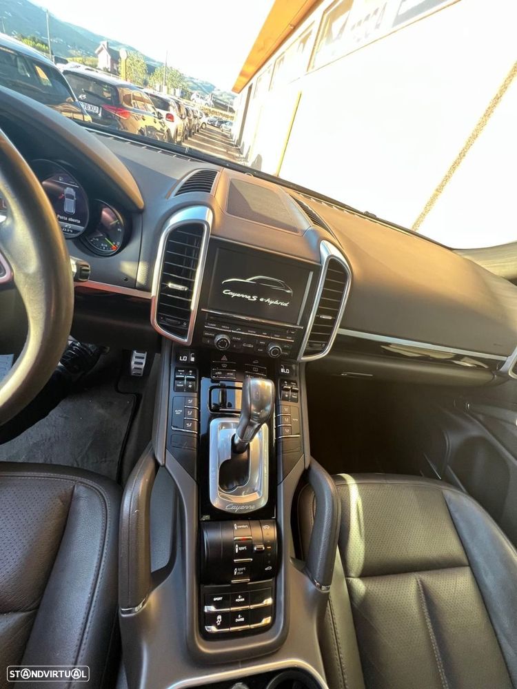 Porsche Cayenne - 8