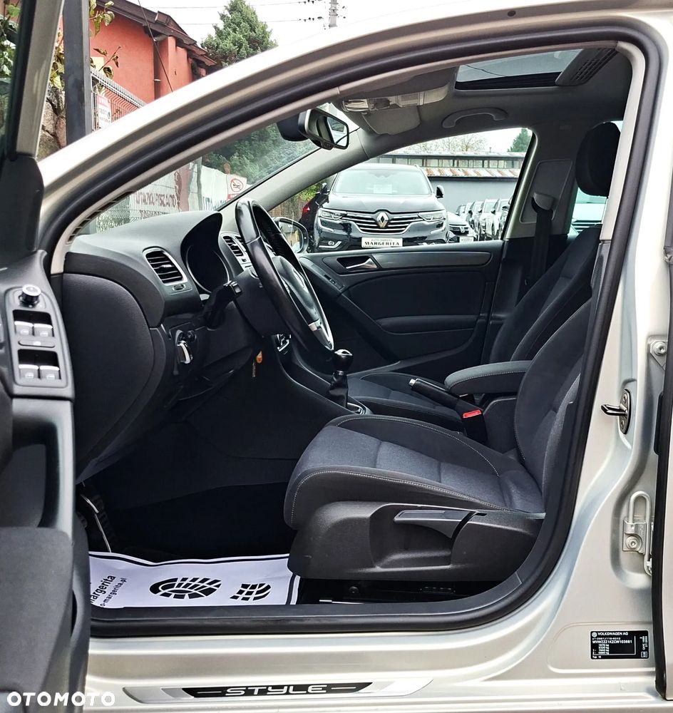 Volkswagen Golf 1.6 TDI DPF Style - 18